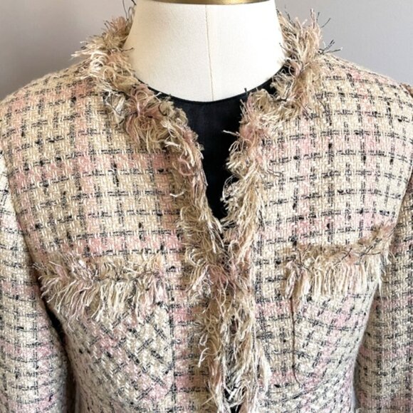 Pink / Cream Bouclé Blazer Skirt Suit - 8/Medium, very Chanel! - Picture 4 of 16